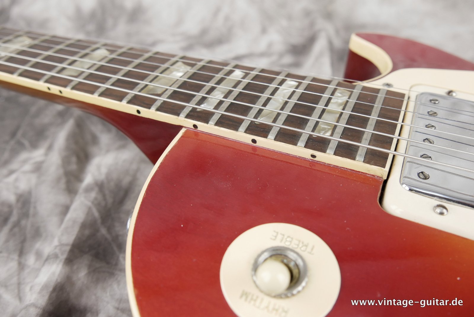 Gibson-Les-Paul Deluxe-1973-cherry-sunburst-014.JPG